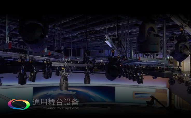 梅州市廣播電視臺(tái)演播廳高清升級(jí)改造設(shè)備項(xiàng)目完工，通用舞臺(tái)舞臺(tái)阻燃幕布給您一個(gè)更絢爛的演播廳呈現(xiàn)