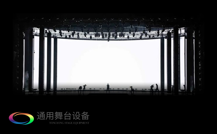 視覺屏幕為主、條狀LED屏幕、燈光設(shè)備及舞臺幕布詮釋當(dāng)下舞臺設(shè)計潮流