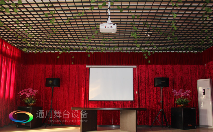 提升舞臺(tái)演出效果！舞臺(tái)幕布顏色搭配常用色——紅、黃、墨綠三原色
