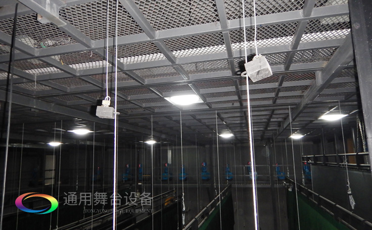 電動(dòng)吊桿裝置升降速度、撓度、噪聲、定位精度及負(fù)荷試驗(yàn)測(cè)試方法