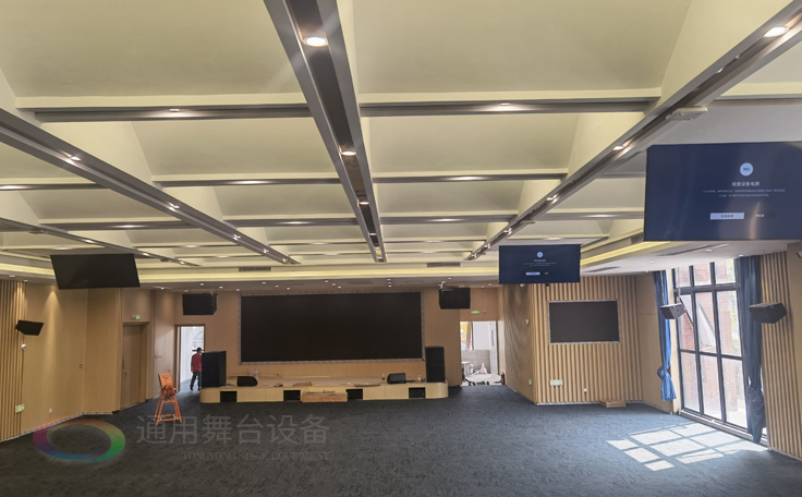 科技賦能，匠心筑造 通用舞臺(tái)吊桿承建南京某學(xué)院報(bào)告廳即將圓滿(mǎn)交付，打造現(xiàn)代化多功能學(xué)術(shù)殿堂